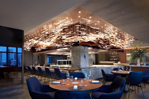 Sự “phóng khoáng có chủ đích” ẩn sau vẻ ngoài Fine Dining chuẩn mực
